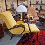 Fifties vintage fauteuil gele ribstof met voetenbank, Hout, Kolibrivintagehal@gmail.com, Aaldertgeertsstraat 43 Olst, Kolibri vintage