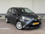 Toyota Aygo 1.0 VVT-i x-joy|Camera|Dealeronderhouden|5-Deurs, Auto's, Toyota, Voorwielaandrijving, Gebruikt, Euro 6, 4 stoelen