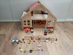 Poppenhuis woodtoys met veel extra accessoires van goki, Ophalen, Zo goed als nieuw, Poppenhuis