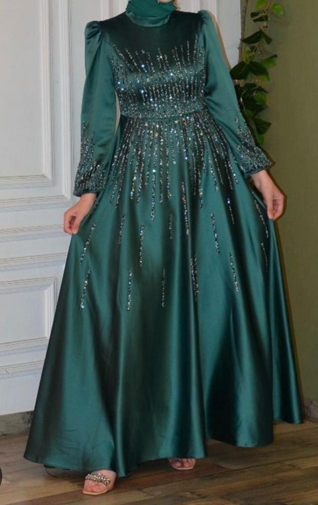 Prachtige Zumrut Yesil Abiye Avondjurk, Kleding | Dames, Jurken, Zo goed als nieuw, Maat 42/44 (L), Groen, Onder de knie, Ophalen of Verzenden