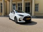Toyota Yaris 1.5 Hybrid 116pk CVT 2023 Wit, Auto's, Toyota, 450 kg, Euro 6, 450 kg, Wit