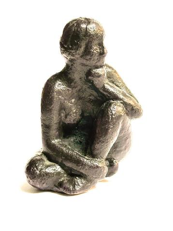 Bronzen beeldje 'Denkende Vrouw' - Gesigneerd beschikbaar voor biedingen