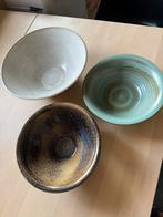 3 keramiek schalen gemaakt door pottenbakker., Ophalen of Verzenden, Zo goed als nieuw, Rond, Porselein of Keramiek