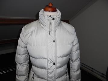mooie winterjas Rino en Pelle maat 38/40 beschikbaar voor biedingen