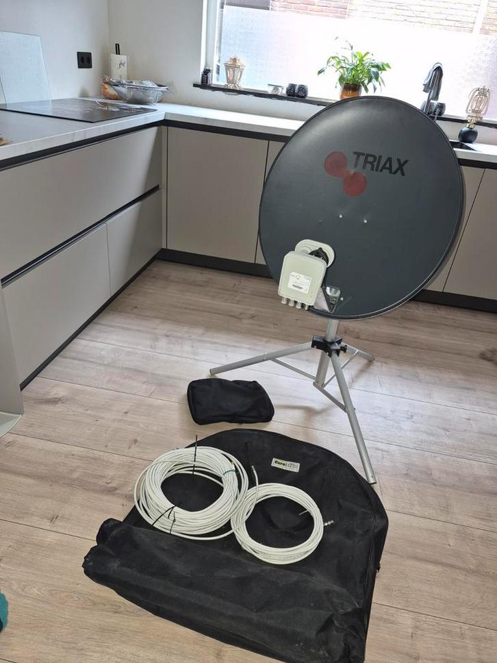 Schotelantenne met receiver en finder., Caravans en Kamperen, Caravan accessoires, Ophalen