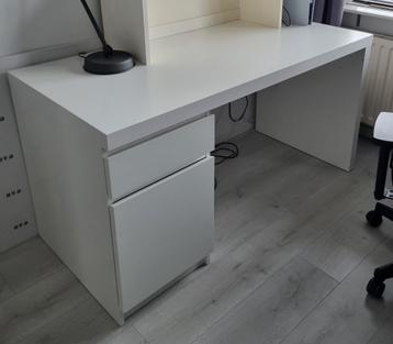 Malm bureau wit van ikea  beschikbaar voor biedingen