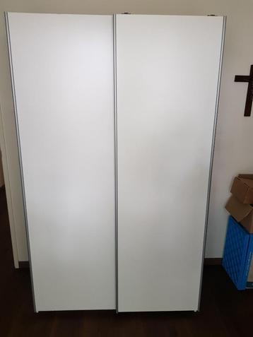 Kast met schuifdeuren
