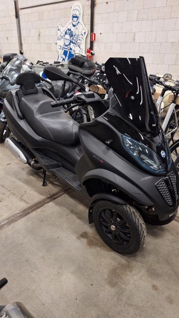 Piaggio mp3 300cc zeer mooi, Fietsen en Brommers, Scooters | Piaggio, Zo goed als nieuw, Overige modellen, Benzine, Ophalen