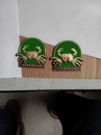 Metalen pinneke van de bergse krab,met als tekst;Kabbegat,, Ophalen of Verzenden