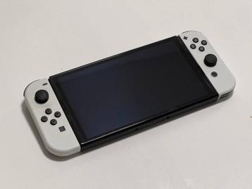 Nette Nintendo Switch Oled Wit Compleet met Inateck Case  beschikbaar voor biedingen