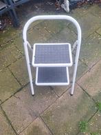 Keukentrapje - Handig en compact, Doe-het-zelf en Verbouw, Ladders en Trappen, Gebruikt, Trap, Ophalen of Verzenden, Opvouwbaar of Inschuifbaar