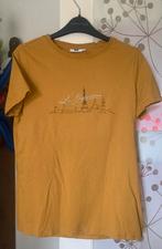 okergeel t shirt met  goudkleurig borduursel, Kleding | Dames, T-shirts, Maat 38/40 (M), WE, Geel, Ophalen of Verzenden