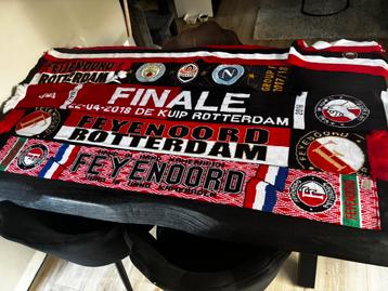 Diverse feyenoord sjaals beschikbaar voor biedingen