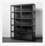 Industriële vitrinekast Lisa zwart (als nieuw!), Huis en Inrichting, Kasten | Vitrinekasten, Ophalen, 100 tot 150 cm, 200 cm of meer
