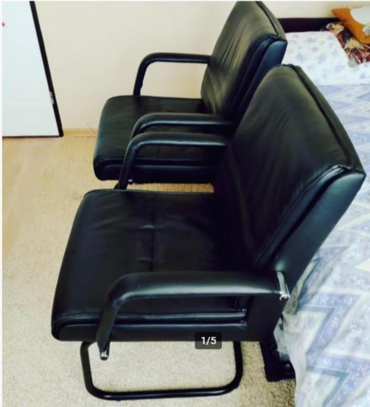 Lederen slede stoel / vergaderstoel, Huis en Inrichting, Stoelen, Zo goed als nieuw, Twee, Leer, Metaal, Zwart, Ophalen