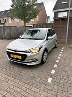 Hyundai i20 1.1 Crdi 5-DRS 2017 Grijs, Auto's, Voorwielaandrijving, 450 kg, 74 pk, Bluetooth