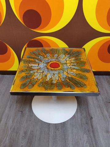 Vintage 70s Space Age Stenen Bijzettafel Tulpenvoet Jaren 70 beschikbaar voor biedingen