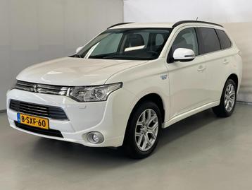Mitsubishi Outlander 2.0 Phev 203pk 4WD Keyless Dealer NAP beschikbaar voor biedingen