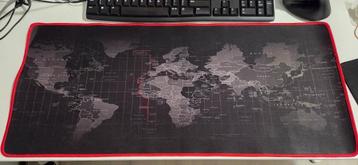 Grote muismat 90x40 cm – gebruikt beschikbaar voor biedingen