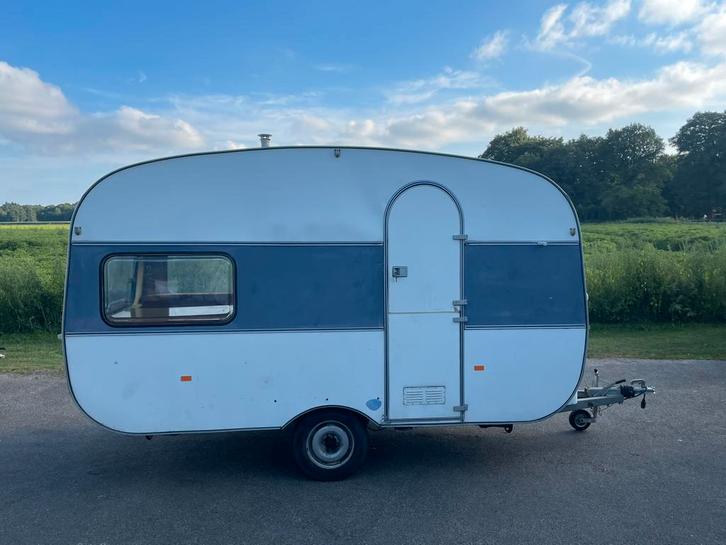 Adria 380 Q caravan 4 persoons retro / festival, Caravans en Kamperen, Caravans, Particulier, tot en met 4, 500 - 750 kg, Standaardzit