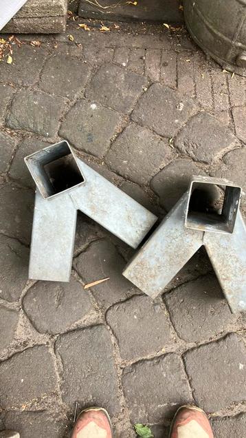 Verbindings stukken voor schommel beschikbaar voor biedingen