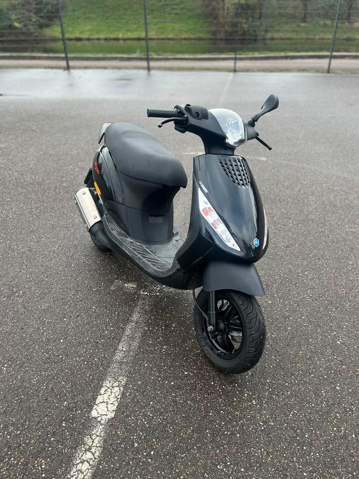 Piaggio Zip 172cc 2 takt | Bromplaat, Fietsen en Brommers, Scooters | Piaggio, Zo goed als nieuw, Zip, Maximaal 45 km/u, Tweetakt