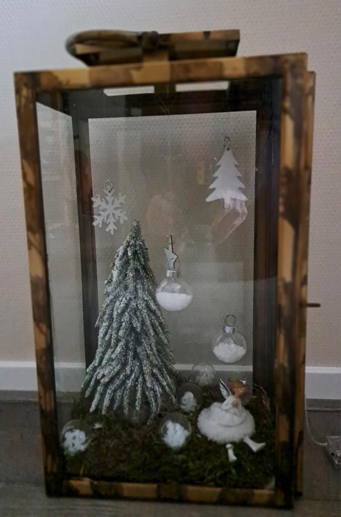 Grote lantaarn met kerstdecoratie, Diversen, Kerst, Zo goed als nieuw, Ophalen of Verzenden