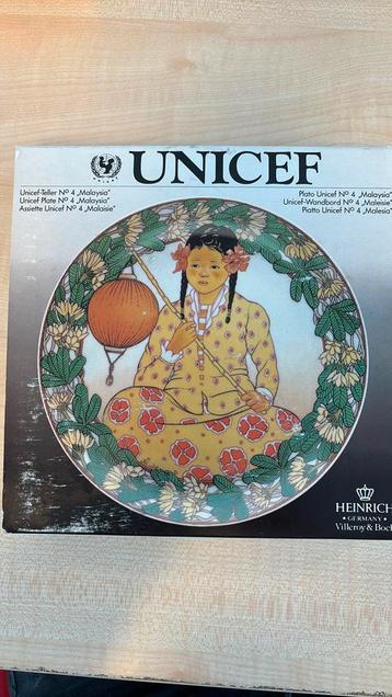 Bord Unicef bord Heinrich beschikbaar voor biedingen