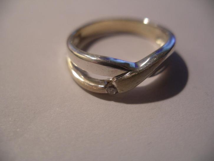 Een mooie Zilveren Fantasie Ring met 1 Zirkonia steentje, Sieraden, Tassen en Uiterlijk, Antieke sieraden, Ring, Zilver, Verzenden