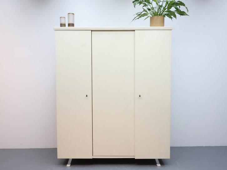Vintage Crème Kledingkast | 3 Deurs, Huis en Inrichting, Kasten | Kledingkasten, Gebruikt, 150 tot 200 cm, 100 tot 150 cm, 50 tot 75 cm