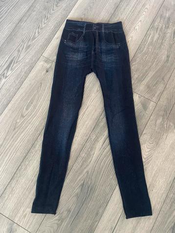 Nieuw in kapotte verpakking: Blauwe Denim legging maat 40/42 beschikbaar voor biedingen