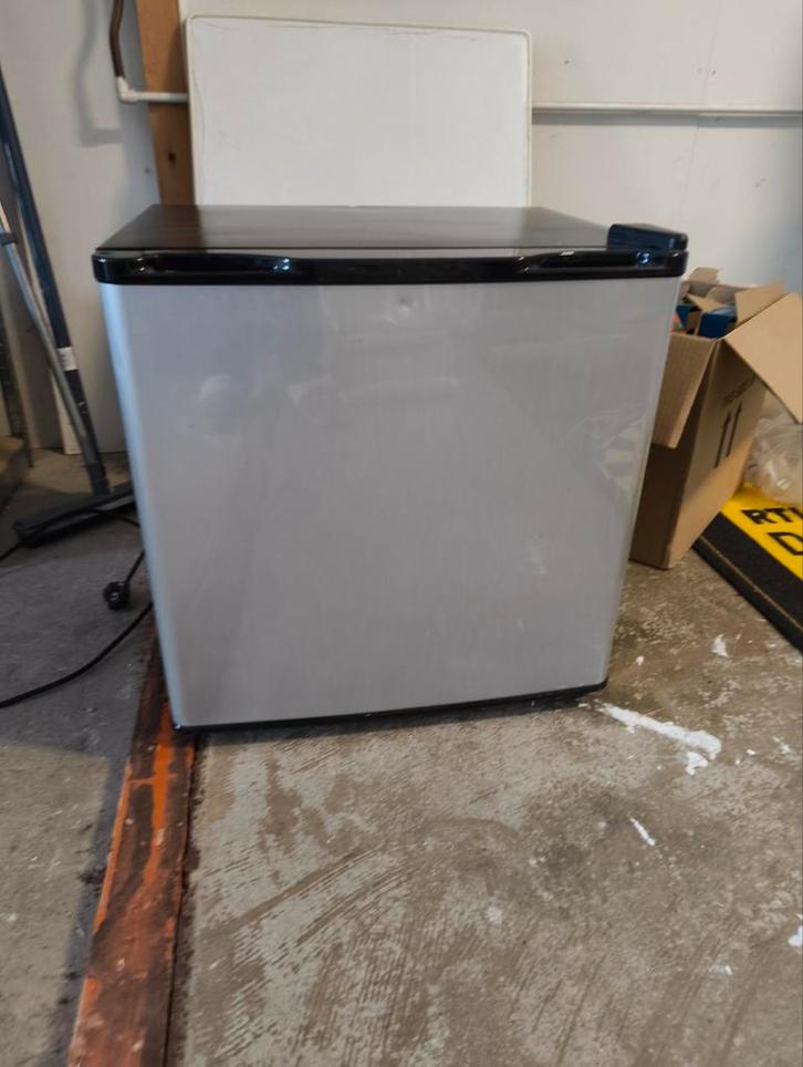 Minibar / Kleine Koelkast - Werkt Goed!, Witgoed en Apparatuur, Koelkasten en IJskasten, Zonder vriesvak, Minder dan 75 liter