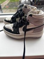Zwart/Witte paarse nike Sneakers - Maat 36, Kleding | Dames, Schoenen, Ophalen of Verzenden, Gedragen, Zwart, Sneakers of Gympen