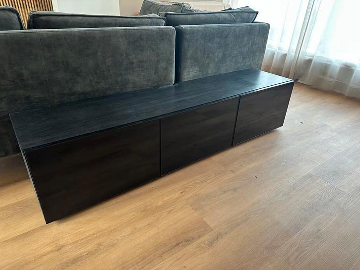 IKEA Besta tvmeubel (zwart, smoke deurtjes), Huis en Inrichting, Kasten | Televisiemeubels, Gebruikt, Minder dan 100 cm, 150 tot 200 cm