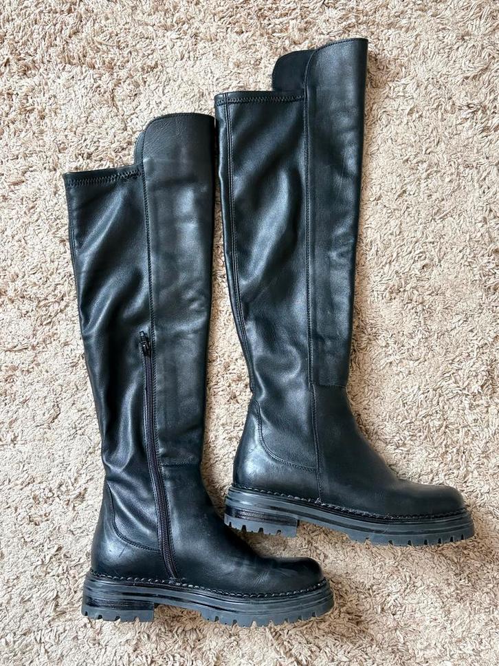 Zwarte laarzen maat 37 - geschikt voor dikke kuiten, Kleding | Dames, Schoenen, Zo goed als nieuw, Hoge laarzen, Zwart, Ophalen of Verzenden