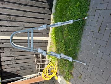 Zwembad trapje beschikbaar voor biedingen