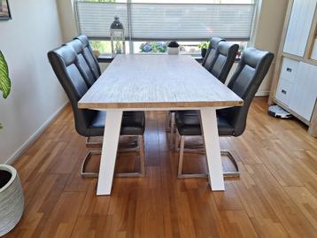 Tafel, eettafel, Henders en Hazel beschikbaar voor biedingen
