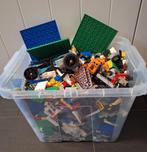 Lego bak vol met losse lego en ook poppetjes, Kinderen en Baby's, Speelgoed | Bouwstenen, Ophalen, Zo goed als nieuw