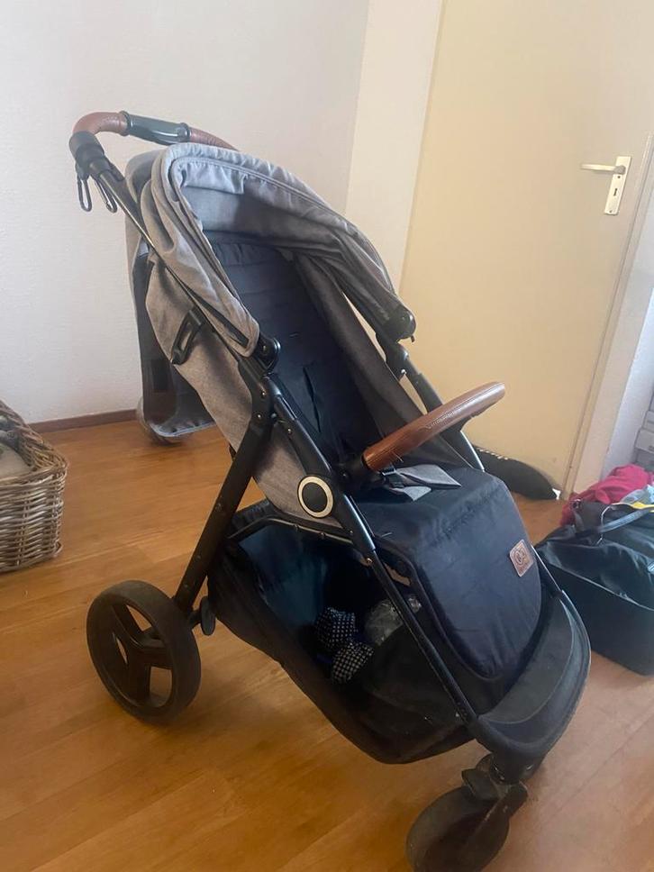 Kinderkraft buggy, Kinderen en Baby's, Buggy's, Gebruikt, Regenhoes, Verstelbare rugleuning, Voetenzak, Zonnekap, Ophalen of Verzenden