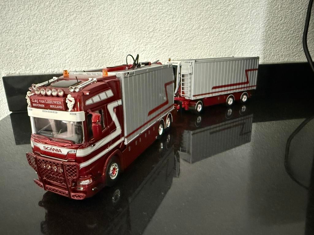 Tekno scania GJ van leeuwen, Hobby en Vrije tijd, Modelauto's | 1:50, Ophalen of Verzenden, Zo goed als nieuw, Bus of Vrachtwagen