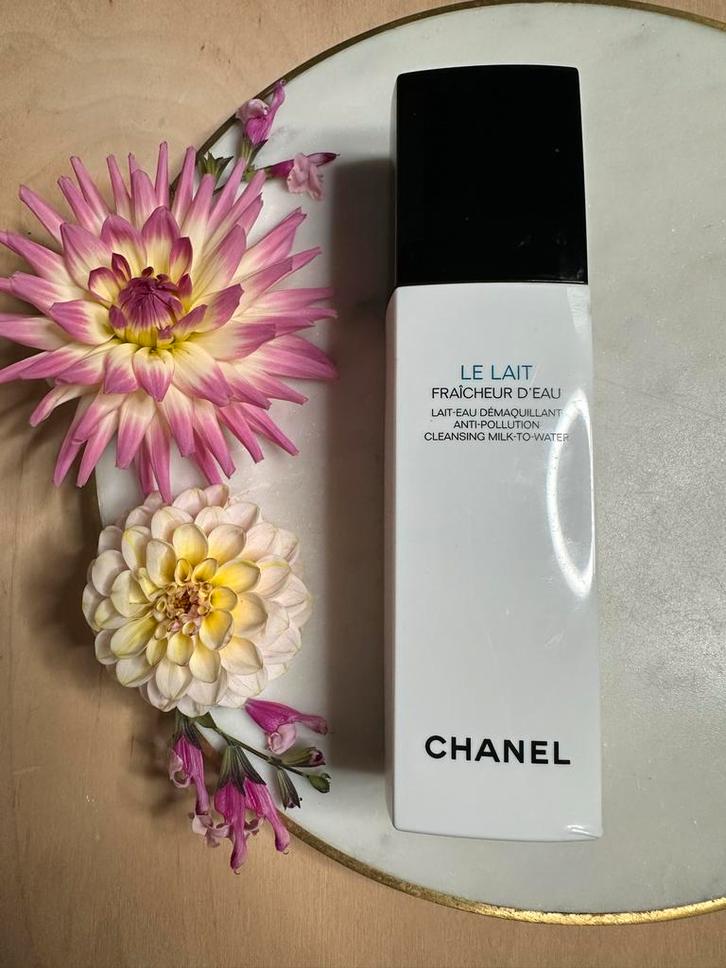 Nieuwe Chanel Le Lait Fraîcheur D'eau, Sieraden, Tassen en Uiterlijk, Uiterlijk | Cosmetica en Make-up, Nieuw, Make-up, Gehele gezicht