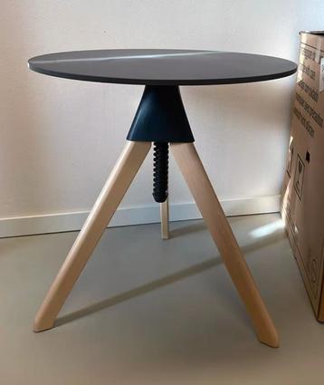 Topsy tafel the wild bunch | design Konstantin Grcic | Magis beschikbaar voor biedingen
