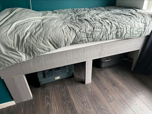 Steigerhout 1 persoons bed met heel goed matras!, Huis en Inrichting, Slaapkamer | Bedden, Gebruikt, Steigerhout, Ophalen of Verzenden