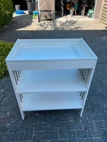 Commode, nette staat  beschikbaar voor biedingen