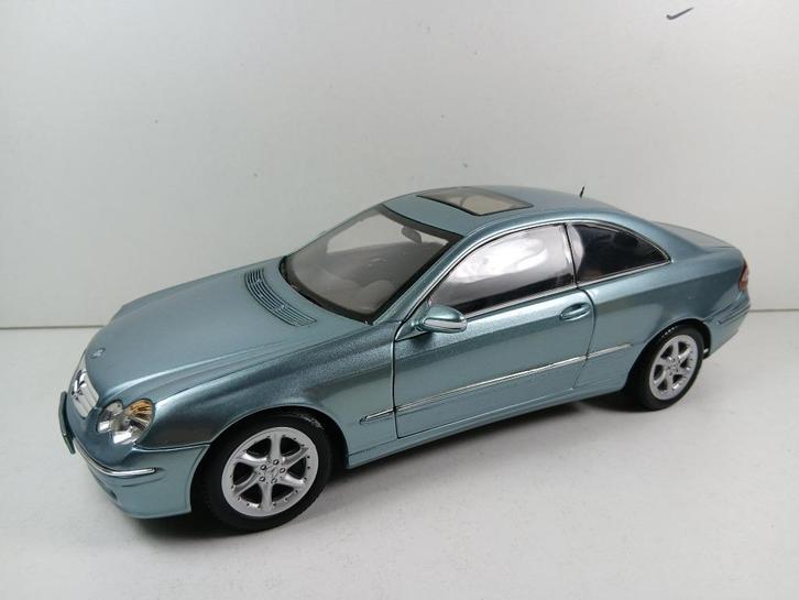 kyosho 1/18 mercedes clk class coupe, Hobby en Vrije tijd, Modelauto's | 1:18, Zo goed als nieuw, Bburago, Ophalen of Verzenden