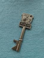 Vintage Hertog Jan sleutelhanger / flesopener, Antiek en Kunst, Ophalen of Verzenden