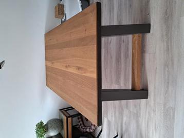 henders en hazel bijna nieuwe eetkamertafel beschikbaar voor biedingen