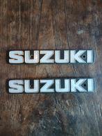 metalen tank emblemen Suzuki, Motoren, Ophalen of Verzenden, Gebruikt