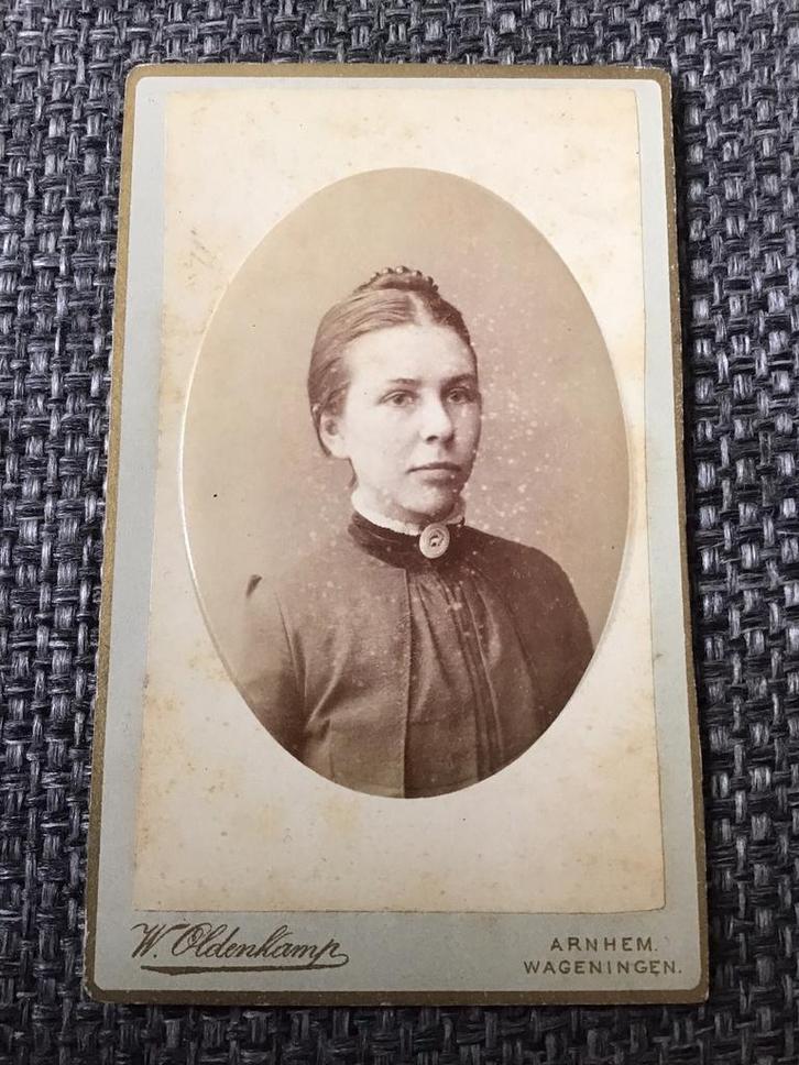 CDV, Vrouw, W. Oldenkamp, Wageningen-Arnhem, Carte de Visite, Verzamelen, Foto's en Prenten, Gebruikt, Foto, Voor 1940, Ophalen of Verzenden