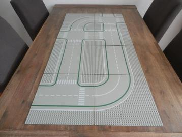 Lego grondplaten met straat en fietspad (8 stuks) beschikbaar voor biedingen